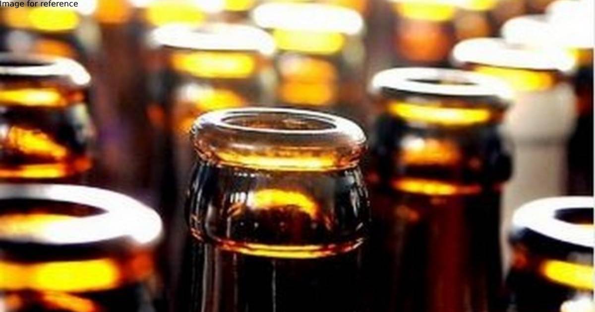 Delhi government extends existing licenses of liquor shops